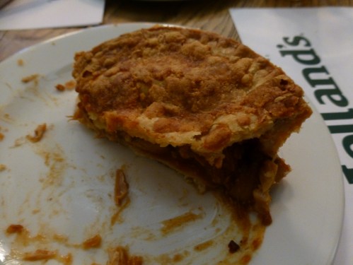 Chicken, bacon and barbeque sauce pie